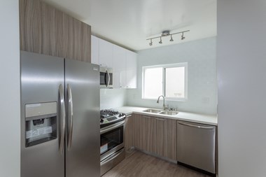 1836 N Gramercy Place Studio Apartment for Rent Photo Gallery 1